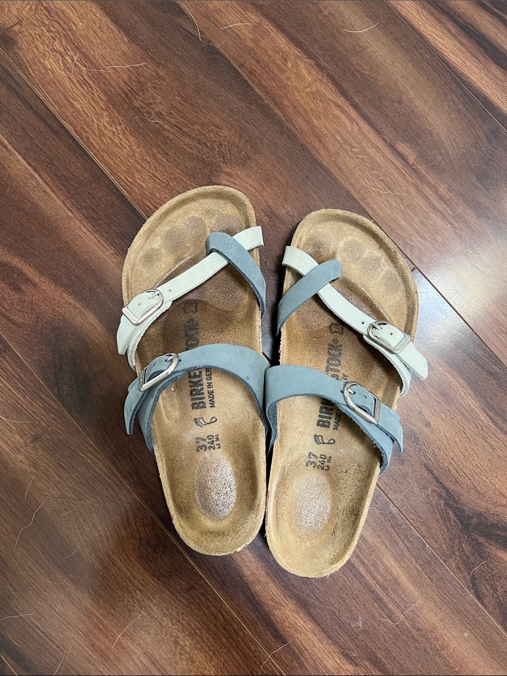 Birkenstock Kids Two-Tone Buckle Slide Sandals in Gray and Cream